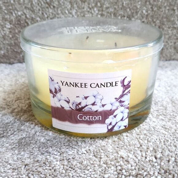 Yankee Candle 3 Wick 17oz Candle "Cotton" - Picture 1 of 5